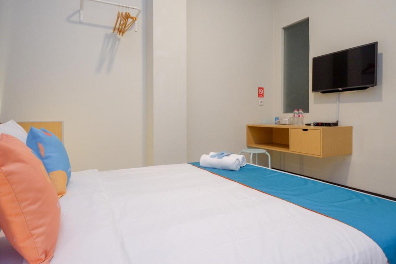 Sans Hotel Good Wish Semarang Jomblang Екстер'єр фото