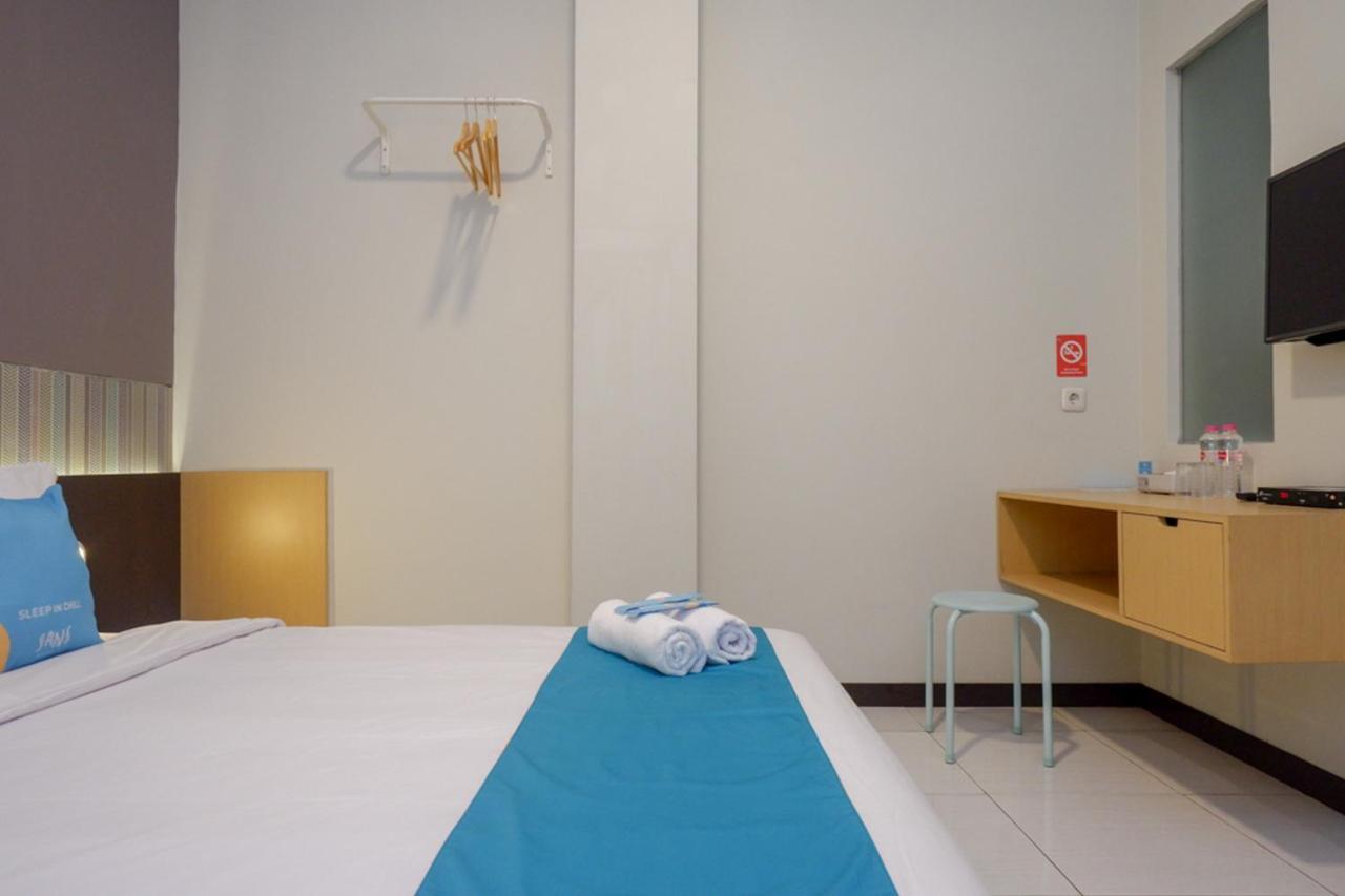 Sans Hotel Good Wish Semarang Jomblang Екстер'єр фото