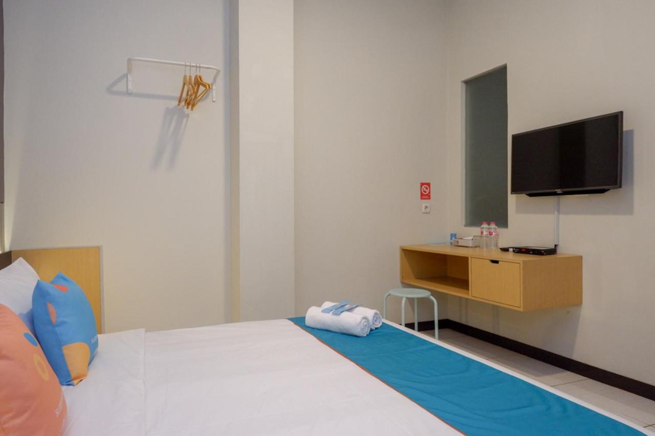 Sans Hotel Good Wish Semarang Jomblang Екстер'єр фото