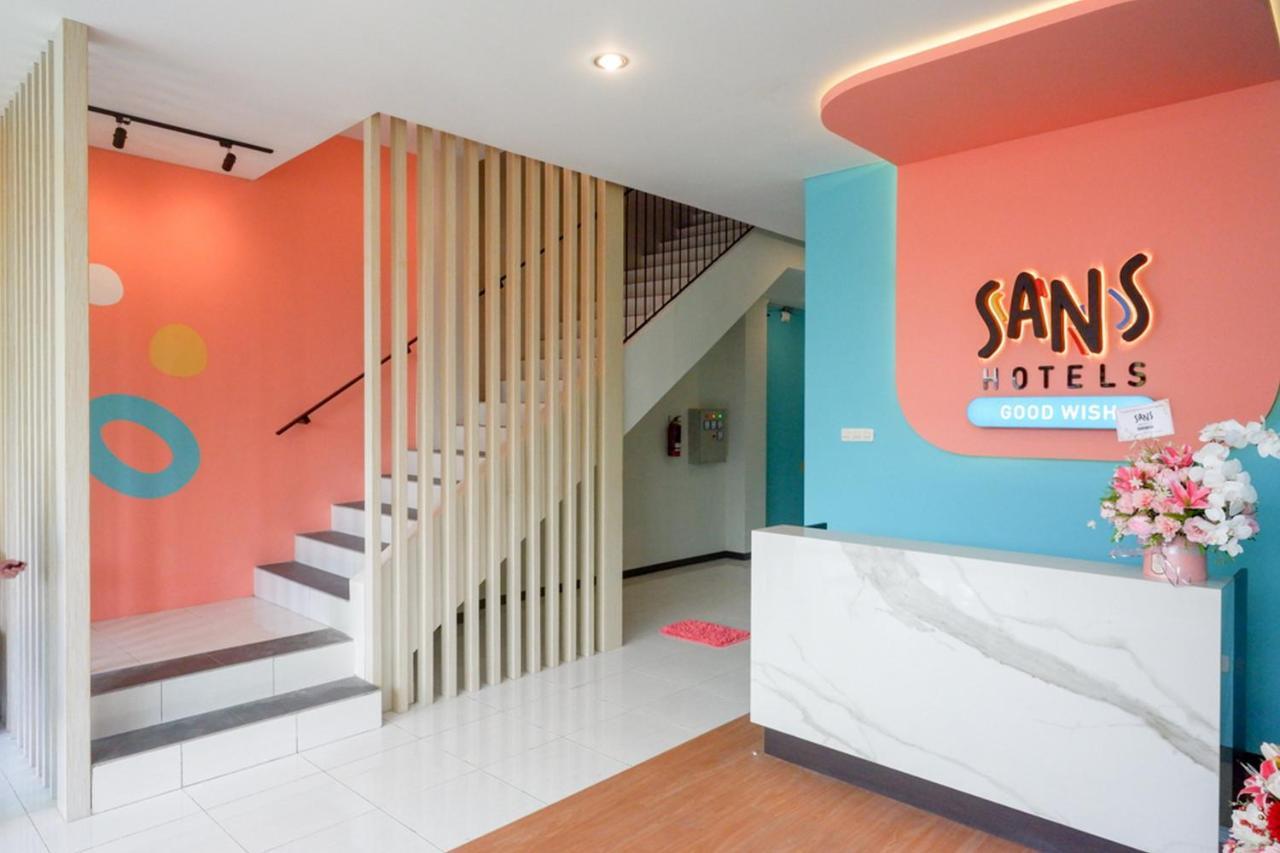 Sans Hotel Good Wish Semarang Jomblang Екстер'єр фото