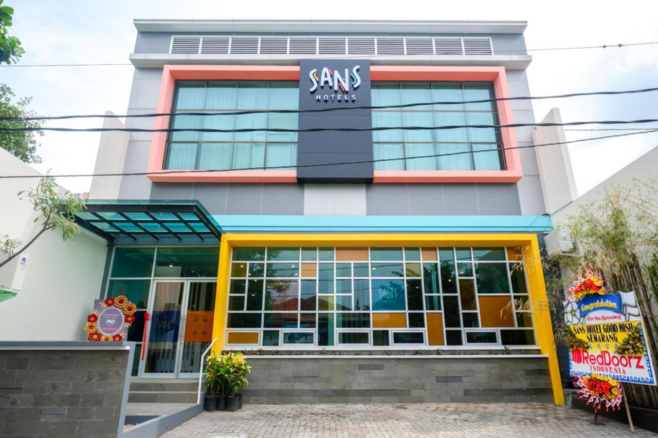 Sans Hotel Good Wish Semarang Jomblang Екстер'єр фото