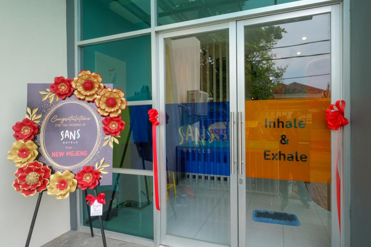 Sans Hotel Good Wish Semarang Jomblang Екстер'єр фото