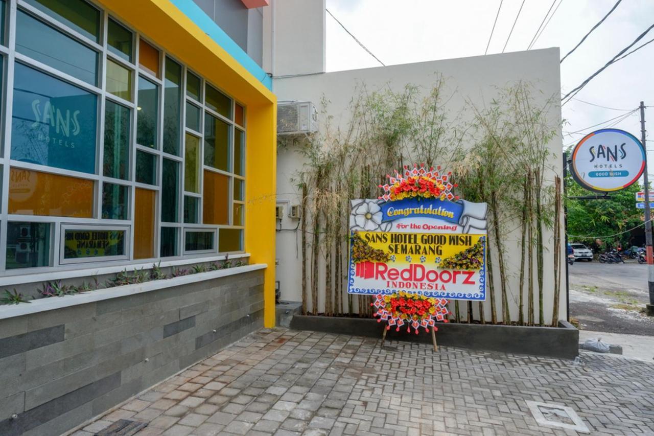 Sans Hotel Good Wish Semarang Jomblang Екстер'єр фото