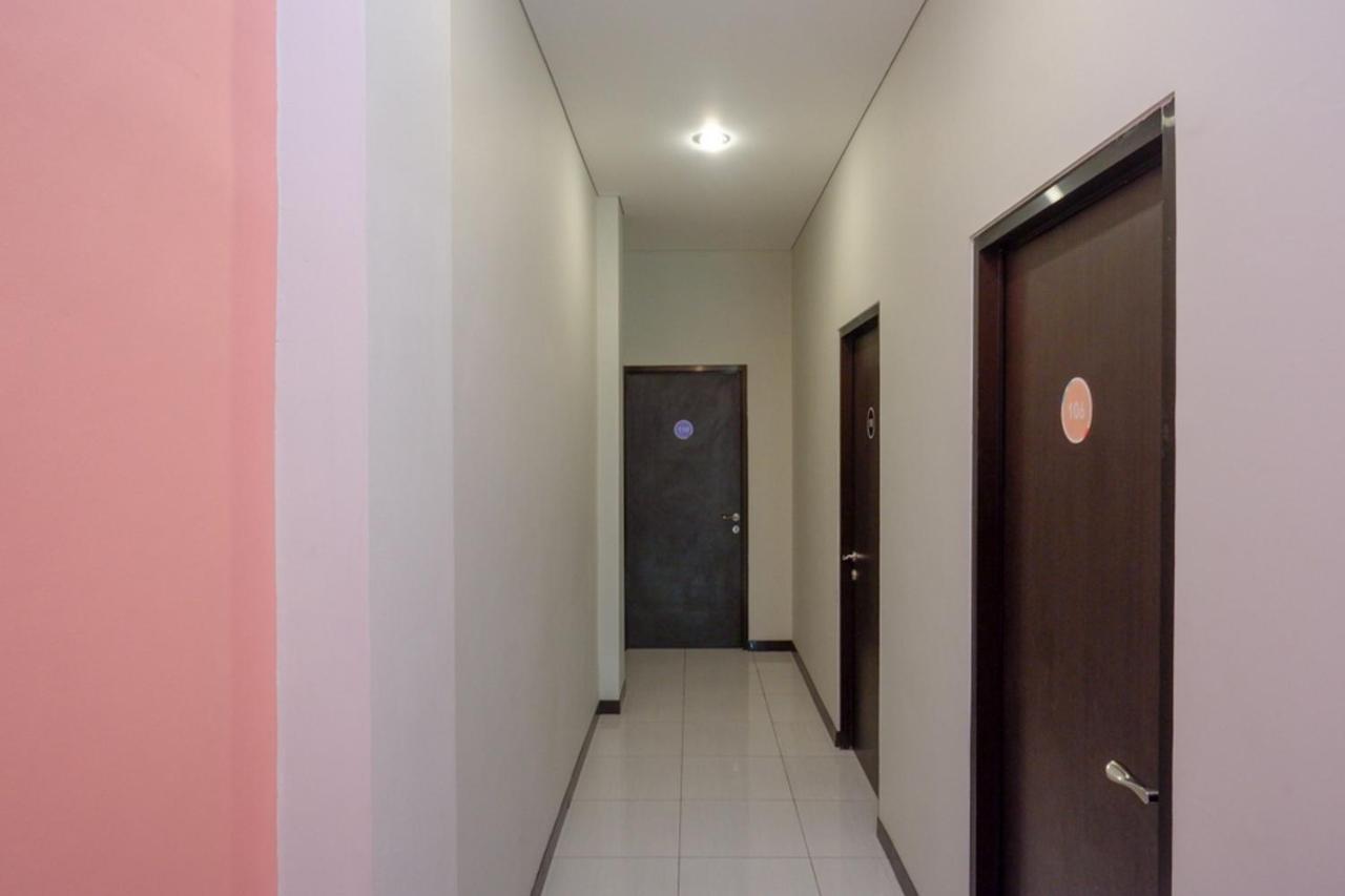 Sans Hotel Good Wish Semarang Jomblang Екстер'єр фото
