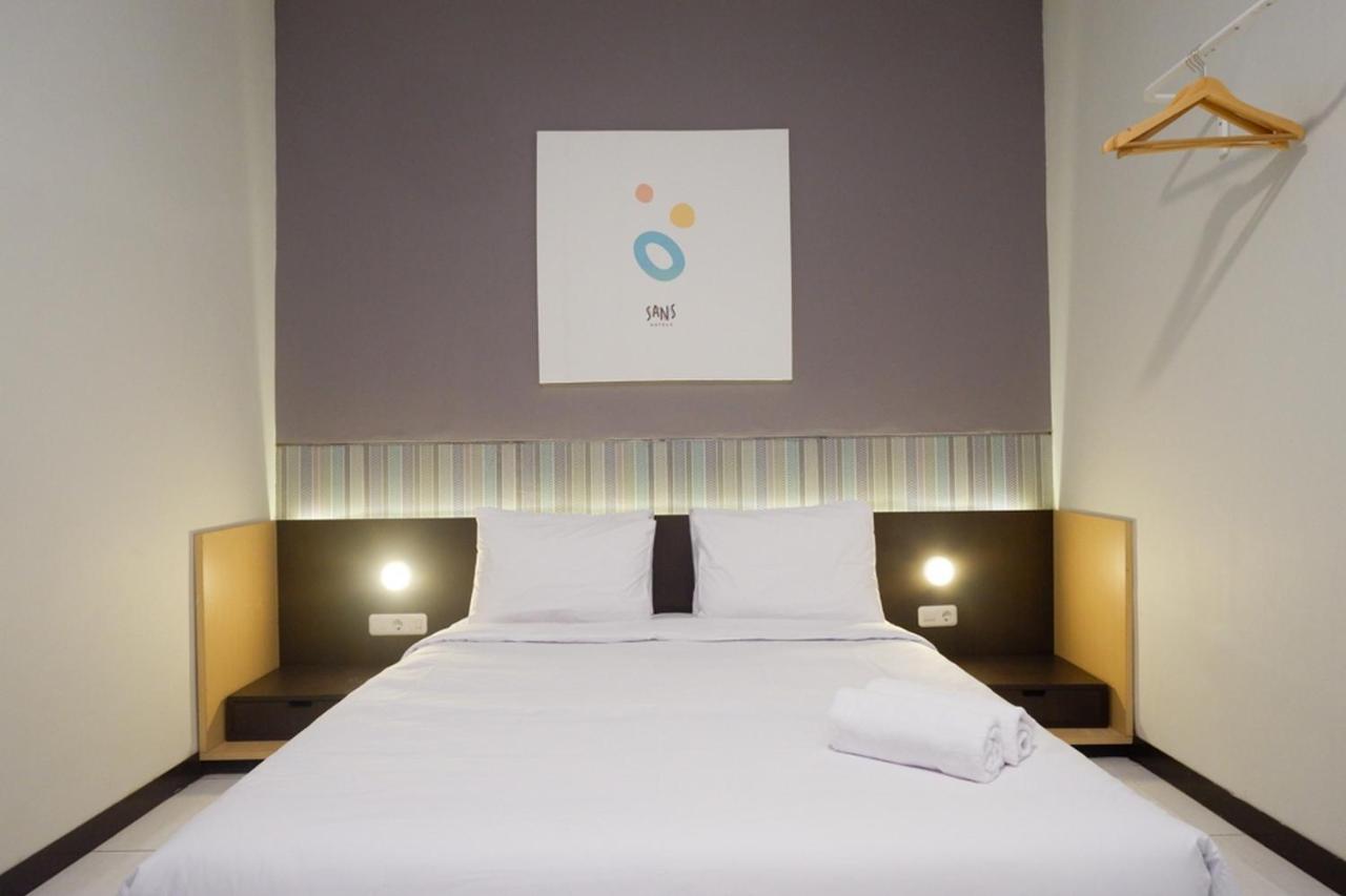 Sans Hotel Good Wish Semarang Jomblang Екстер'єр фото